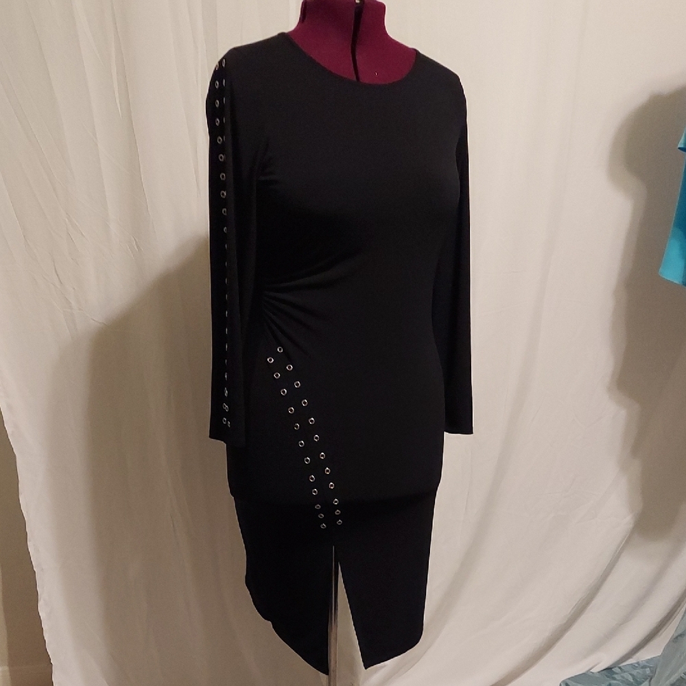VENUS bodycon dress, long sleeves. Ruching on side with Grommet detail. Size 2X